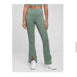 GAP Fit Green Flare Yoga Leggings - GapFit Sky High Eclipse Flare Pants